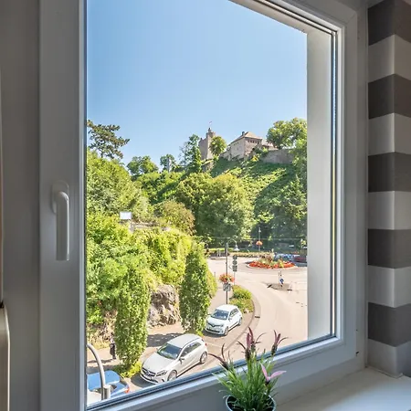 Bonnie Und Kleid Apartment *