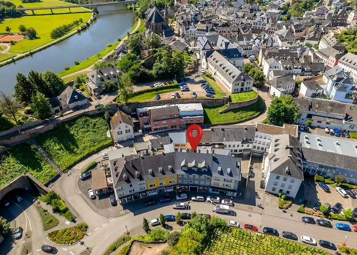 Bonnie Und Kleid Saarburg